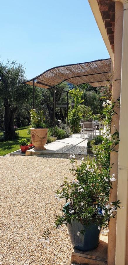 La Bastide Aux Oliviers Hotel Турет-сюр-Лу Екстериор снимка