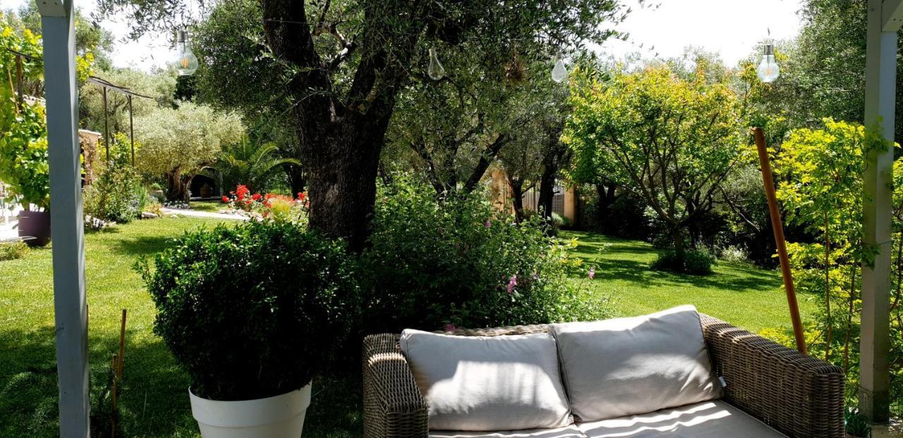 La Bastide Aux Oliviers Hotel Турет-сюр-Лу Екстериор снимка