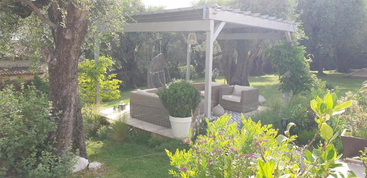 La Bastide Aux Oliviers Hotel Турет-сюр-Лу Екстериор снимка